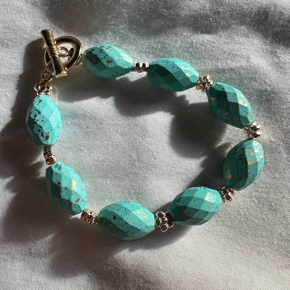 Turquoise Beaded Bracelet with Gold Accents